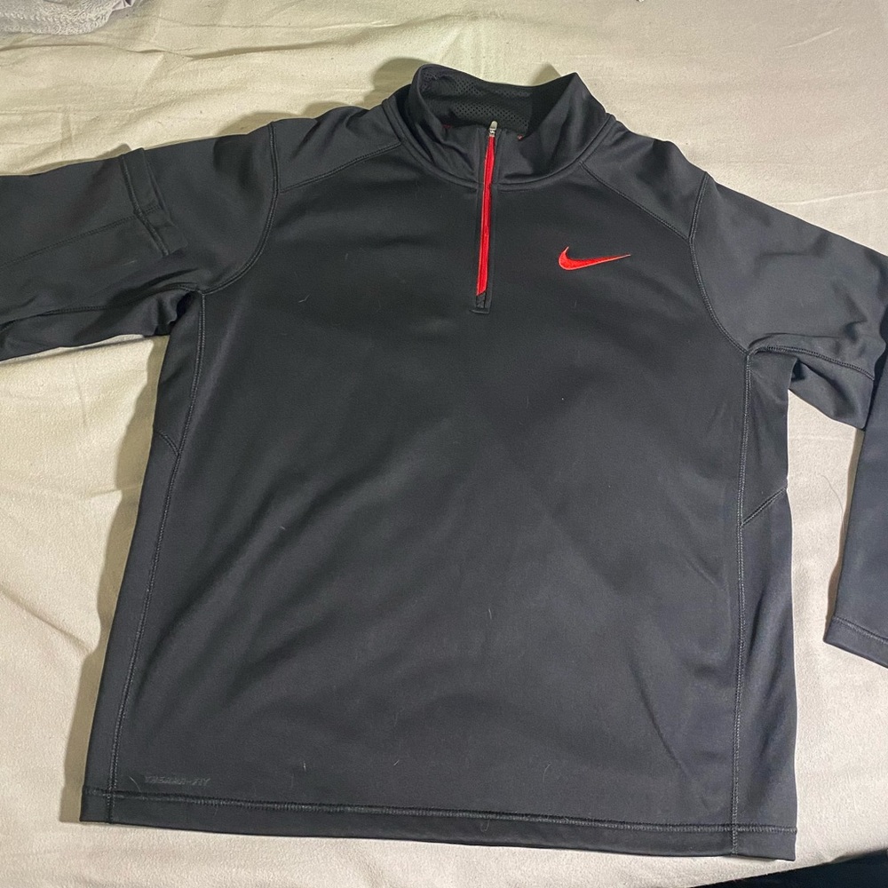 Nike Men's Therma-FIT 1/4 Zip.